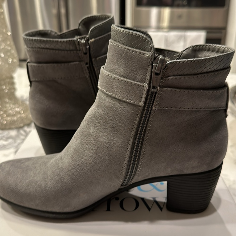 Croft & Barrow Gray Boots - Picture 6 of 6